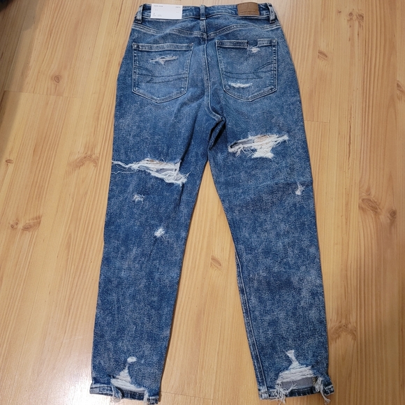 AE Destroyed Mom Jean - Picture 12 of 12